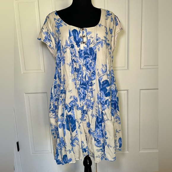 Free People Sully Floral Blue & Cream Babydoll Mini Dress Size M Romantic - Picture 3 of 14